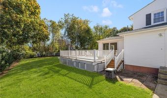 28 Hybrid Dr, Cranston, RI 02920