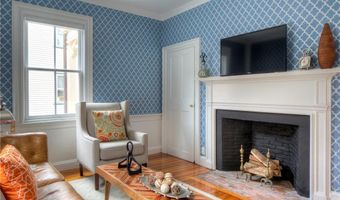 204 Spring St, Newport, RI 02840