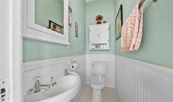 260 Ocean Ave, Amityville, NY 11701