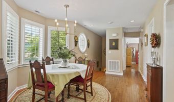 51 Hale Ln 51, Darien, CT 06820