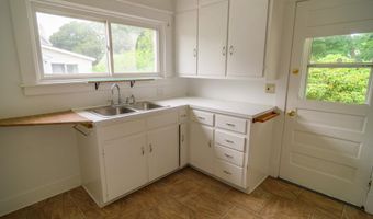 136 Oak Grove Ave, Brattleboro, VT 05301
