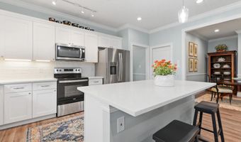 404 Ramaux St, Bay St. Louis, MS 39520