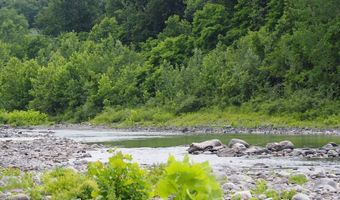 759 Young's Corners Rd, Amsterdam, NY 12010