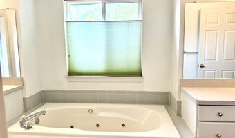 2341 Timbercrest Ct, Ann Arbor, MI 48103