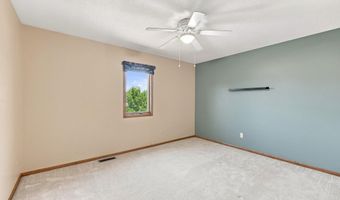 220 Yukon Pass, Auburn, IN 46706