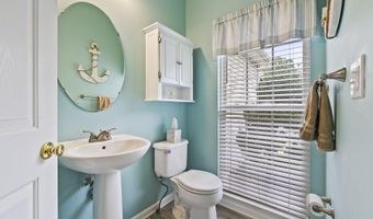 10 Butternut Ln, Bayville, NJ 08721