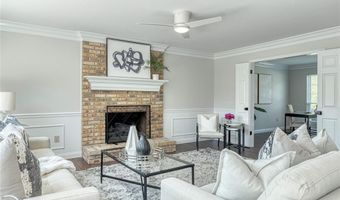 172 Log Hill Ln, Ballwin, MO 63011