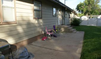 102 Linda Ln, Aberdeen, SD 57401