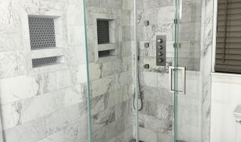 19 Center St, Barnegat, NJ 08005