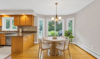 5 Strawberry Ln, Billerica, MA 01821