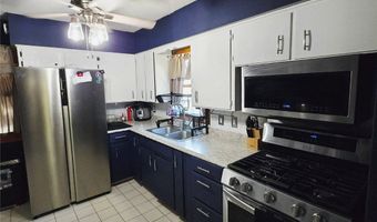 2920 E 36th St, Des Moines, IA 50317