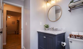 96 Pond View Dr, Auburn, NH 03032
