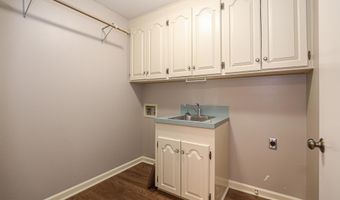 521 W CROSS St, Benton, AR 72015
