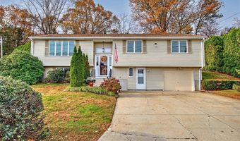 1 Pat Dr, Lincoln, RI 02865