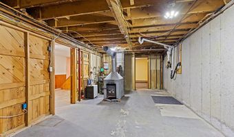 62 Fletcher Rd, Auburn, ME 04210