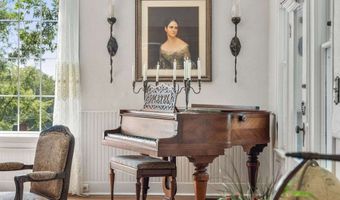 115 S Main St, Adairsville, GA 30103