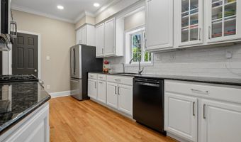 3536 N DICKERSON St, Arlington, VA 22207