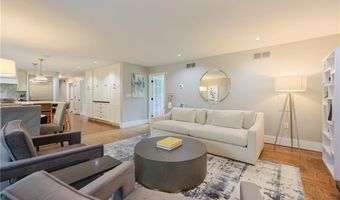 215 Adirondack Dr, East Greenwich, RI 02818