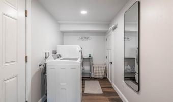 466 Essex St, Bangor, ME 04401