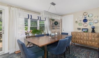 17 Lee St, Cranston, RI 02920