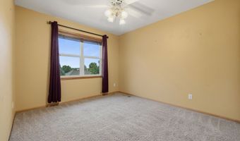 1214 Sandalwood Ct SW, Altoona, IA 50009