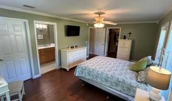 9 Apalachee St, Apalachicola, FL 32320
