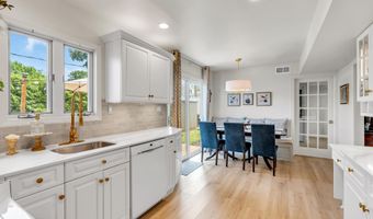 40 Icemeadow Ln, Aberdeen, NJ 07747