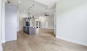 7636 S Shoreline Blvd, Benton, AR 72019