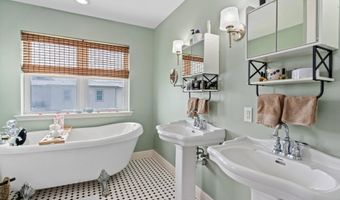 146 Elaine Dr, Bay St. Louis, MS 39520