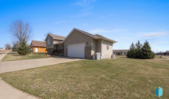220 S Augusta Ave, Brandon, SD 57005