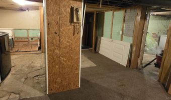 513 N Broad St, Adrian, MI 49221