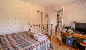 7 Mapleton Dr, Bedford, IN 47421