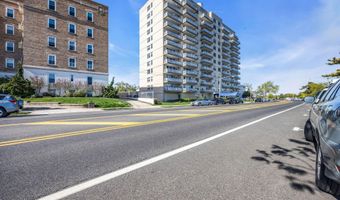 510 Deal Lake Dr 6B, Asbury Park, NJ 07712