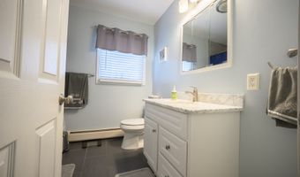 15 Farnam Hl, Bethel, CT 06801