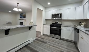 38 Sutton Pl 38, Bloomfield, CT 06002