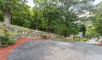 24 Livingston Ave, Andover, NJ 07801