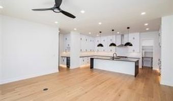 3406 Scoggins Rd, Bentonville, AR 72713