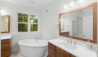 9501 WILDOAK Dr, Bethesda, MD 20814
