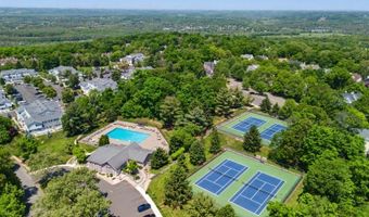 22 Smoke Rise Ln, Bedminster, NJ 07921