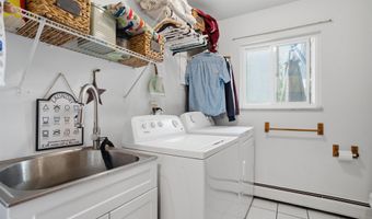 1032 Summer St, Algonac, MI 48001