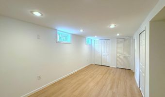 5700 FENWICK Dr, Alexandria, VA 22303