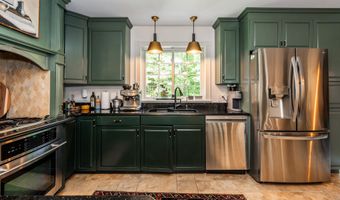 20 Babbidge Rd, Falmouth, ME 04105
