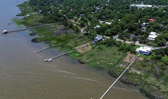 146 Bay Ave, Apalachicola, FL 32320
