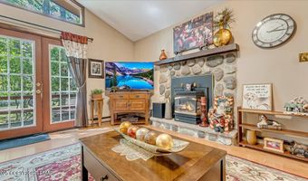 222 Keats Ln, Albrightsville, PA 18210