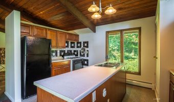 15 Angela St, Athens, OH 45701