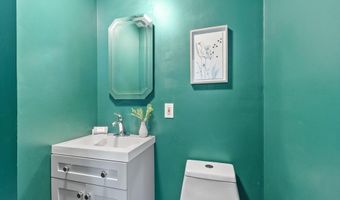 17 Stone Pound Ln, Atkinson, NH 03811