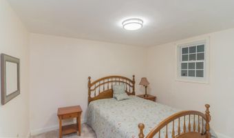 7628 WESTLAKE Ter 74, Bethesda, MD 20817