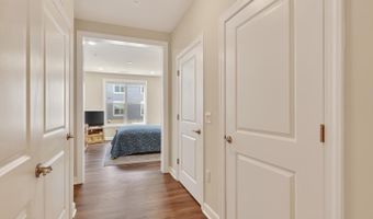 6101 FAIRVIEW FARM Dr 207, Alexandria, VA 22315
