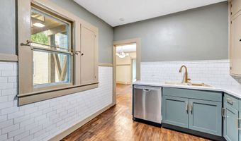 1014 N ONEIDA St, Appleton, WI 54911