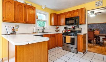 65 Jeri Lynn Cir, Warwick, RI 02886